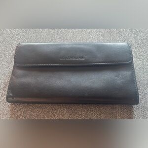 Liz Claiborne Classic Black Wallet
